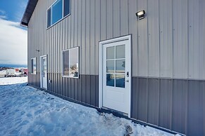 Saratoga Retreat ~ 3 Mi to Saratoga Lake!