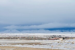 Saratoga Retreat ~ 3 Mi to Saratoga Lake!