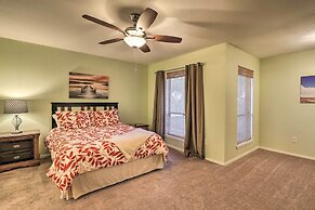 Granbury Getaway w/ Lake Views: 2 Mi to Downtown!