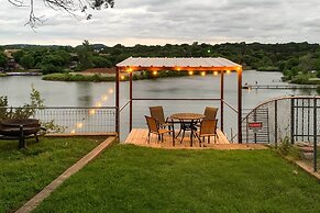 Granbury Getaway w/ Lake Views: 2 Mi to Downtown!