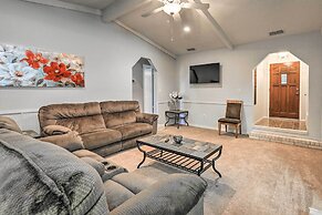 Granbury Getaway w/ Lake Views: 2 Mi to Downtown!