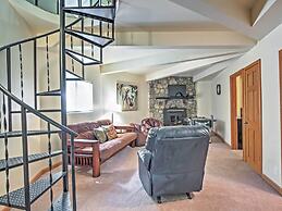 Unique Gatlinburg Cabin: Decks, Hot Tub, Fire Pit