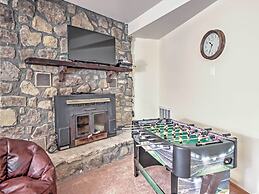 Unique Gatlinburg Cabin: Decks, Hot Tub, Fire Pit