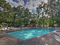 Unique Gatlinburg Cabin: Decks, Hot Tub, Fire Pit