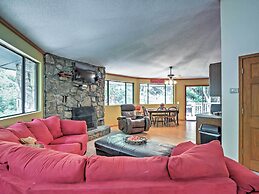 Unique Gatlinburg Cabin: Decks, Hot Tub, Fire Pit