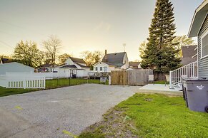 Indiana Vacation Rental - Walk to Syracuse Lake!