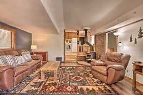 Fireplace, Deck & Mtn Views: Grand Lake Home!