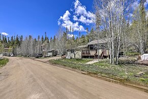 Fireplace, Deck & Mtn Views: Grand Lake Home!