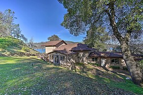 Waterfront Clearlake Retreat w/ Dock & Kayaks
