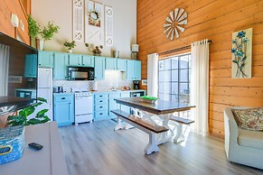 Stylish Branson Townhome: 3 Mi to Theatre District