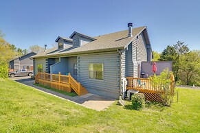 Stylish Branson Townhome: 3 Mi to Theatre District