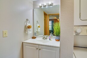 Stylish Branson Townhome: 3 Mi to Theatre District