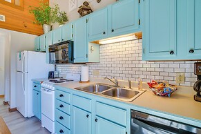 Stylish Branson Townhome: 3 Mi to Theatre District