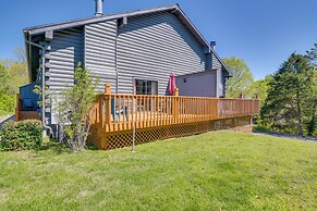 Stylish Branson Townhome: 3 Mi to Theatre District