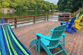 Home in Bella Vista w/ Deck & Lake Windsor Views!