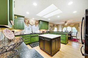 Home in Bella Vista w/ Deck & Lake Windsor Views!