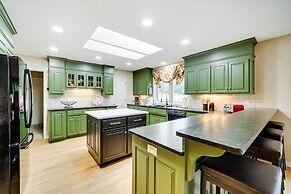 Home in Bella Vista w/ Deck & Lake Windsor Views!