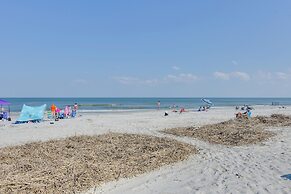 Beach & Pool Access: Hilton Head Resort Condo