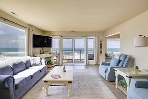 Oceanfront Oregon Retreat - Pool, Sauna & Patio!