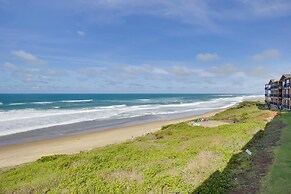 Oceanfront Oregon Retreat - Pool, Sauna & Patio!