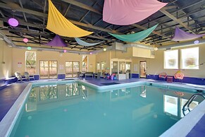 Oceanfront Oregon Retreat - Pool, Sauna & Patio!