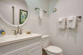 Ocean-view Island Condo w/ Pool: Pets Welcome!