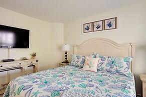 Ocean-view Island Condo w/ Pool: Pets Welcome!