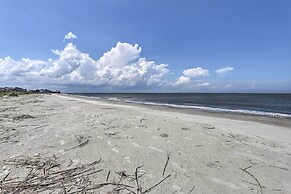 Ocean-view Island Condo w/ Pool: Pets Welcome!