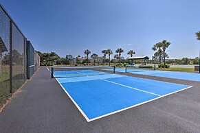 Ocean-view Island Condo w/ Pool: Pets Welcome!