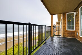 Lincoln City Condo: Pool Access, Walk to Beach!