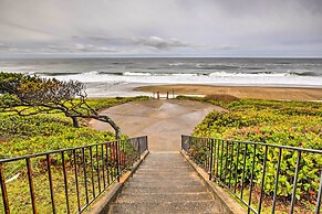 Lincoln City Condo: Pool Access, Walk to Beach!