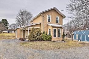 Lovely Finger Lakes Vacation Home Near Seneca Lake