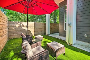 Modern Home w/ Yard: 2 Mi to Downtown Houston!