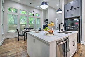 Modern Home w/ Yard: 2 Mi to Downtown Houston!