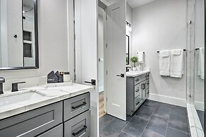 Modern Home w/ Yard: 2 Mi to Downtown Houston!