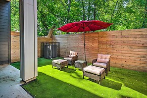 Modern Home w/ Yard: 2 Mi to Downtown Houston!