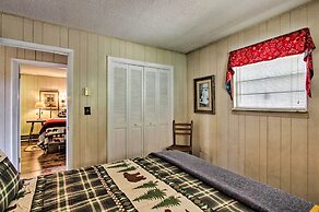 Quiet Cabin w/ Mountain Views ~ 3 Mi to Gatlinburg
