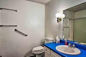 Quiet Cabin w/ Mountain Views ~ 3 Mi to Gatlinburg