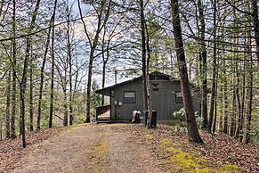 Quiet Cabin w/ Mountain Views ~ 3 Mi to Gatlinburg