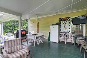 Historic Lafayette Retreat w/ Guest House!