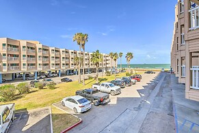 Beachside Corpus Christi Condo w/ Amenities!