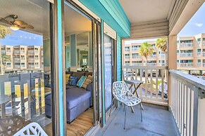 Beachside Corpus Christi Condo w/ Amenities!