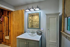 Waterfront Sebago Lake Cottage W/dock + Beach