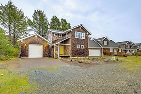 Rockaway Beach Home w/ Hot Tub: 4 Blocks to Beach!