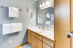 Rockaway Beach Home w/ Hot Tub: 4 Blocks to Beach!