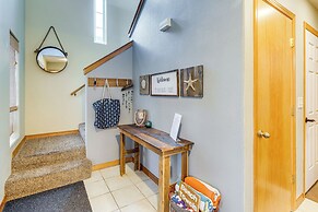 Rockaway Beach Home w/ Hot Tub: 4 Blocks to Beach!