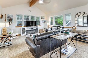 Rockaway Beach Home w/ Hot Tub: 4 Blocks to Beach!