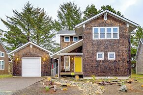 Rockaway Beach Home w/ Hot Tub: 4 Blocks to Beach!