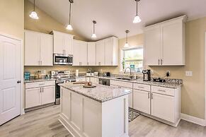 Gulf Breeze Getaway - 8 Mi to Pensacola Beach