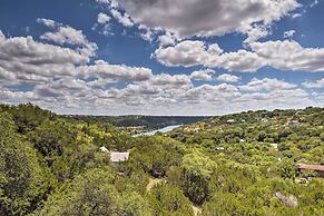 2 Furnished Decks & Lake Views: Austin Escape